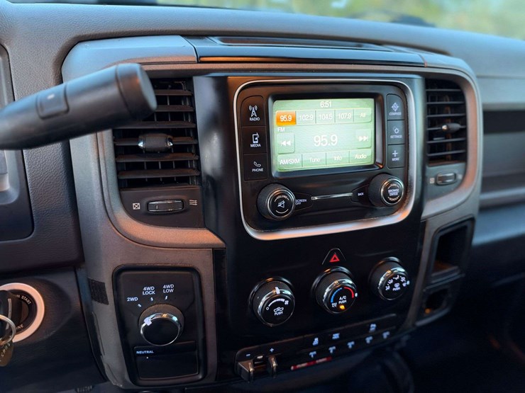 2017-dodge-2500-image-12