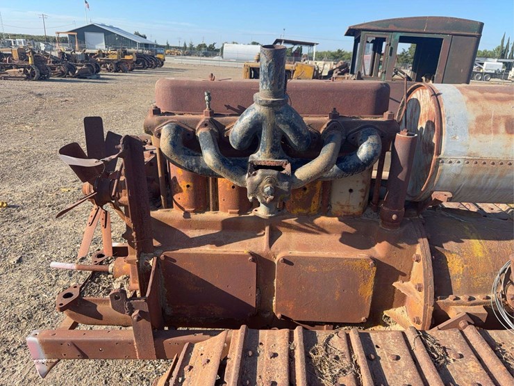 caterpillar-thirty-image-15