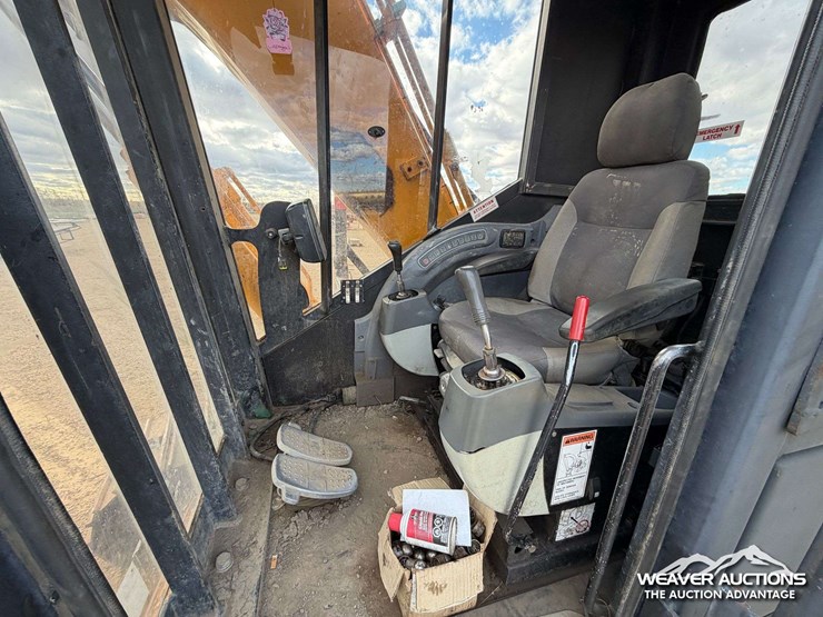 jcb-js220-lc-image-6