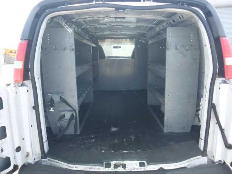 2015-chevrolet-express-2500-image-8