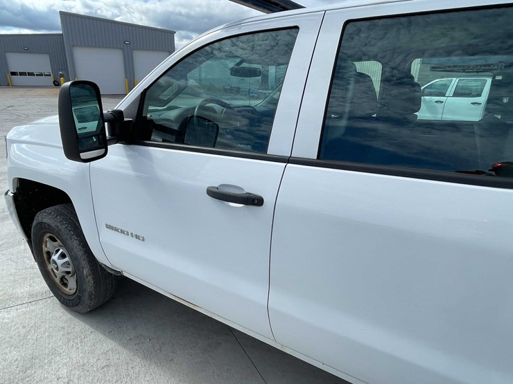2016-chevrolet-2500-image-14