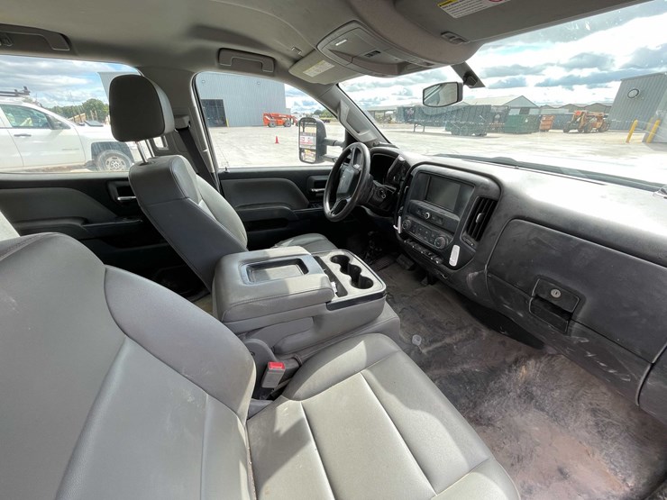 2018-chevrolet-3500-image-70