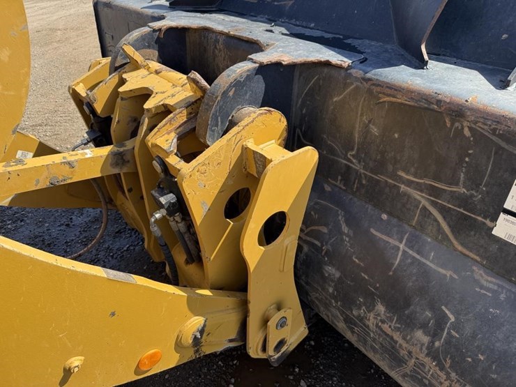2019-caterpillar-930m-image-11
