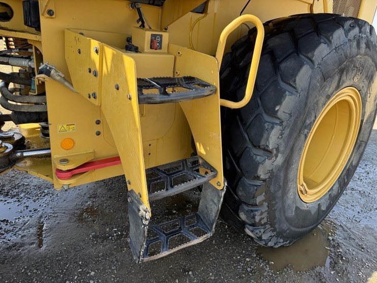 2019-caterpillar-930m-image-32