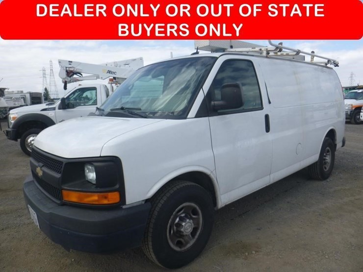 2015-chevrolet-express-2500-image-1