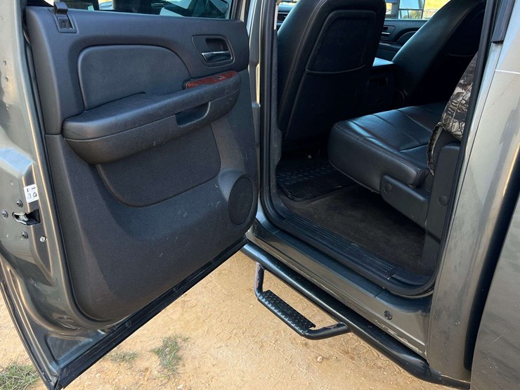 2011-chevrolet-silverado-2500hd-ltz-image-22