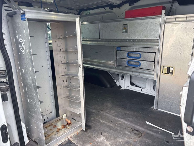 2016-ford-transit-image-23