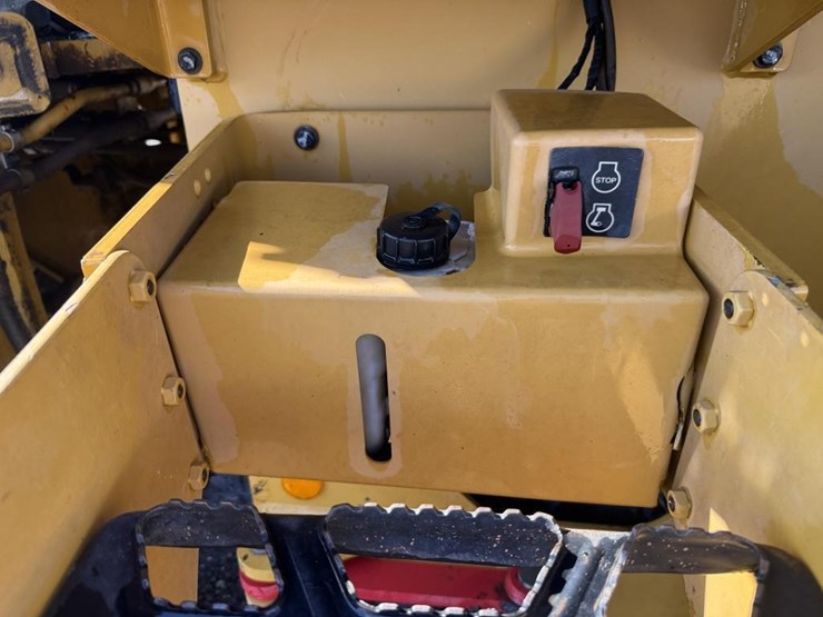 2018-caterpillar-930m-image-45