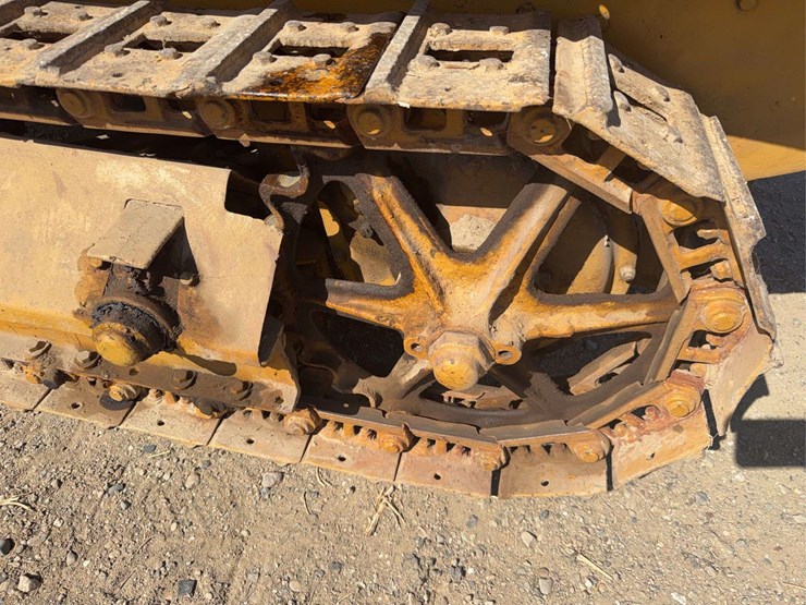 caterpillar-15-image-14