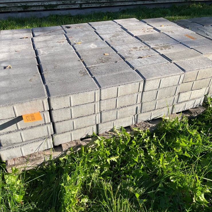 #3178 • Pallet of Decorative Landscape Block