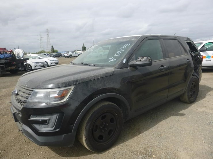 2017-ford-explorer-image-2