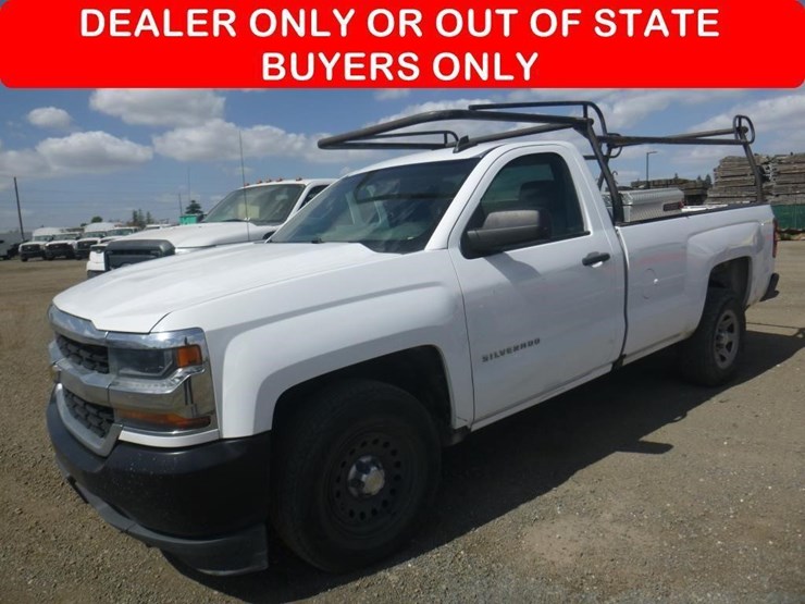 2018-chevrolet-1500-image-1