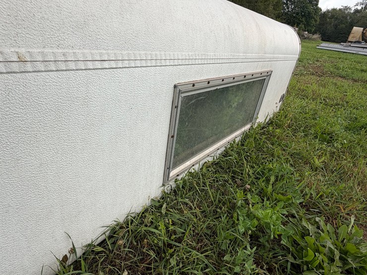 #4049-•-wynn's-extended-aluminum-truck-cap-image-5