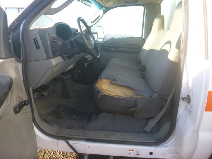 2005-ford-f450-image-14