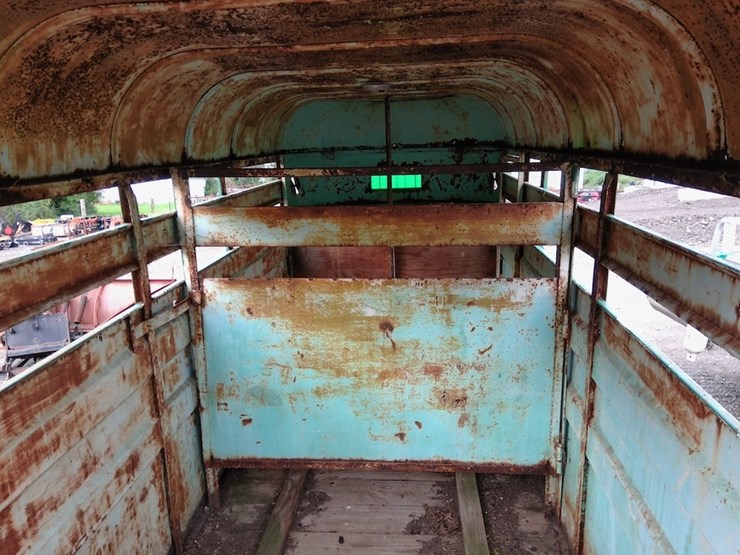 premier-5'x16'-livestock-trailer-image-6