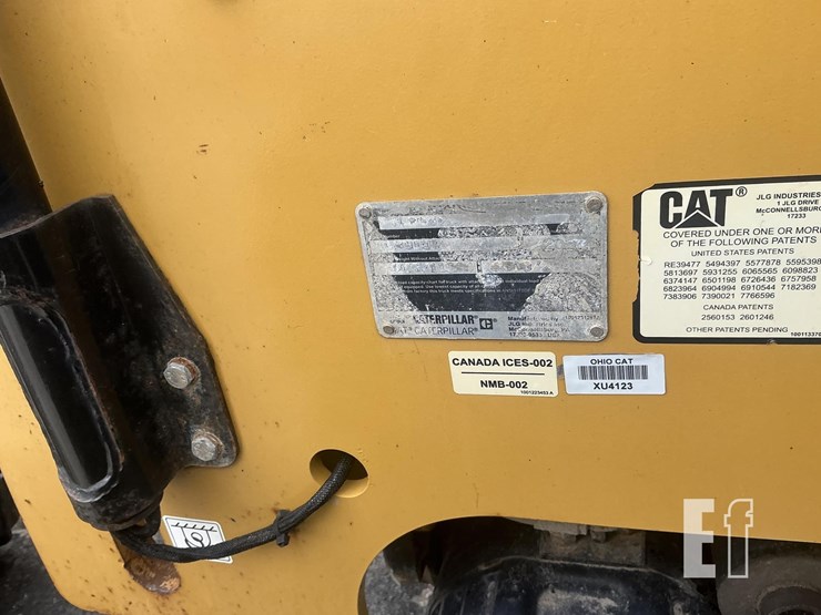 2020-caterpillar-tl642d-image-17