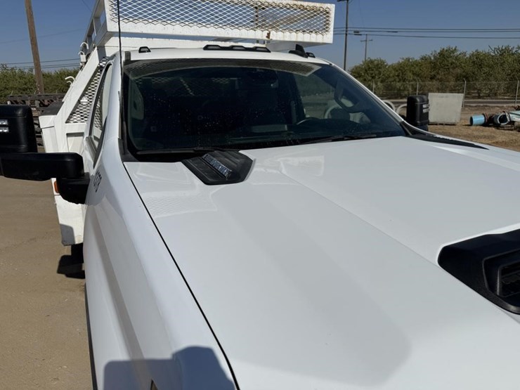 2025-chevrolet-3500-image-15