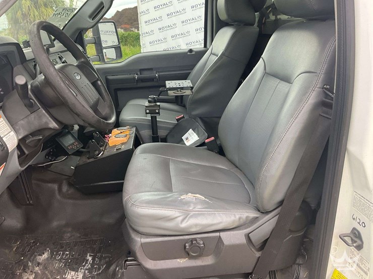 2014-ford-f550-image-19
