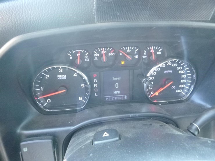 2018-chevrolet-1500-image-15