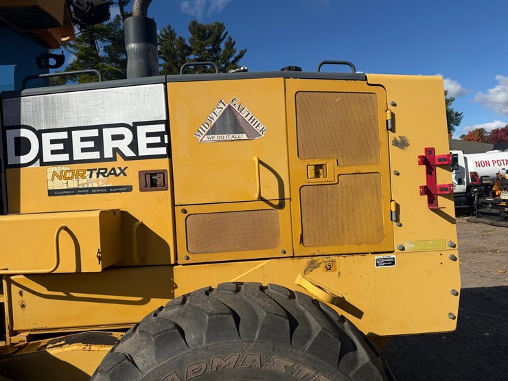 deere-672d-image-64