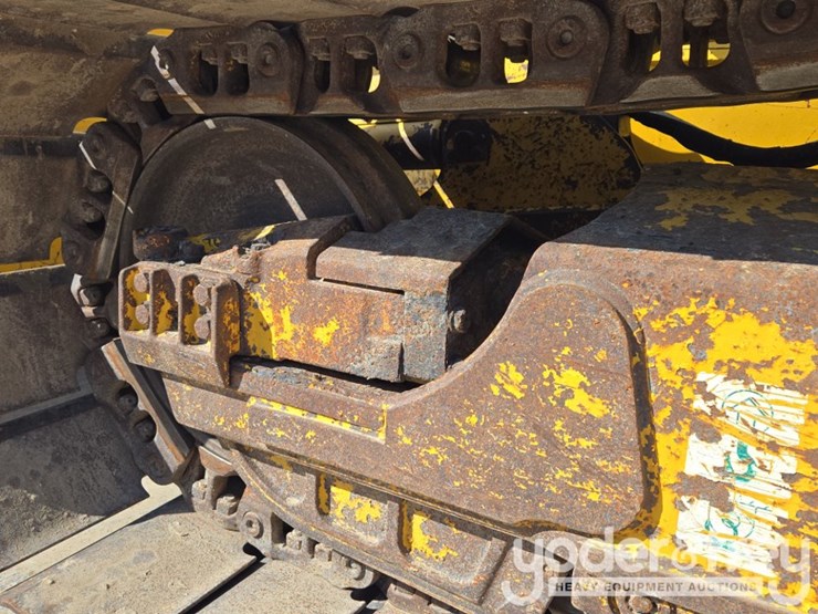 2020-komatsu-d39px-24-image-13