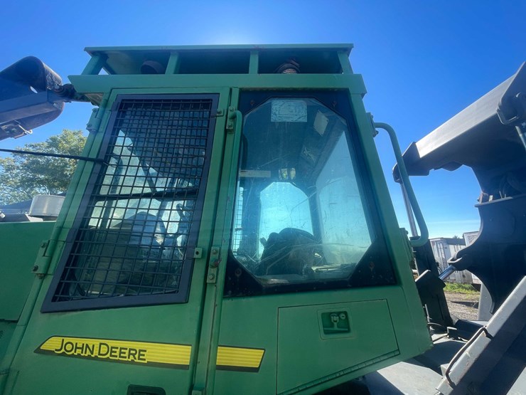 2000-john-deere-660-image-18