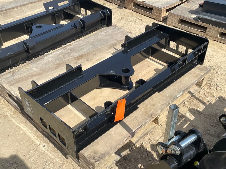 #2030-•-wolverine-skid-steer-pallet-fork-frame-attachment-image-3