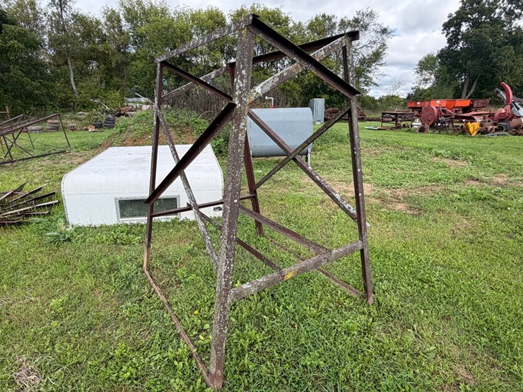 #4047-•-fuel-tank-stand-image-1