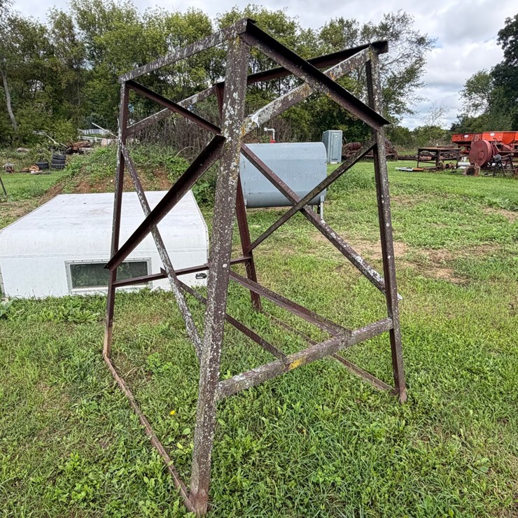 #4047 • Fuel Tank Stand