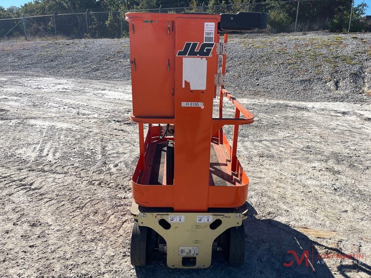 2015-jlg-1230es-image-8