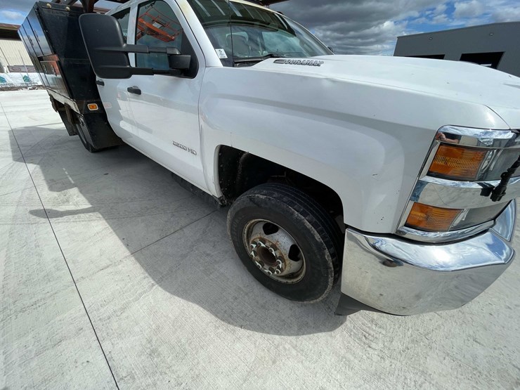 2018-chevrolet-3500-image-53