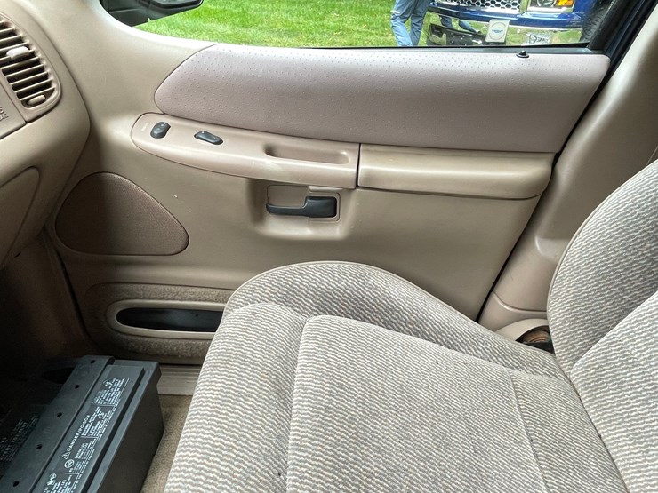 1997-ford-explorer-xlt-image-64
