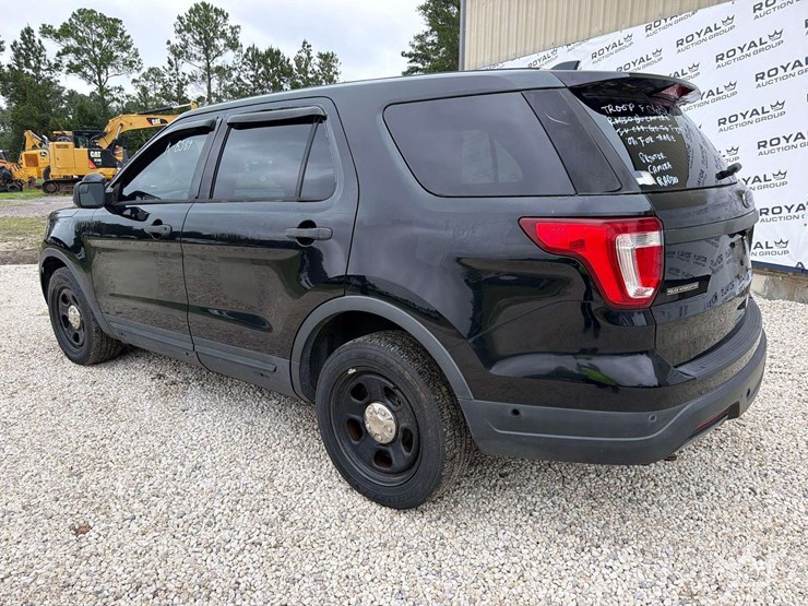 2018-ford-explorer-image-4
