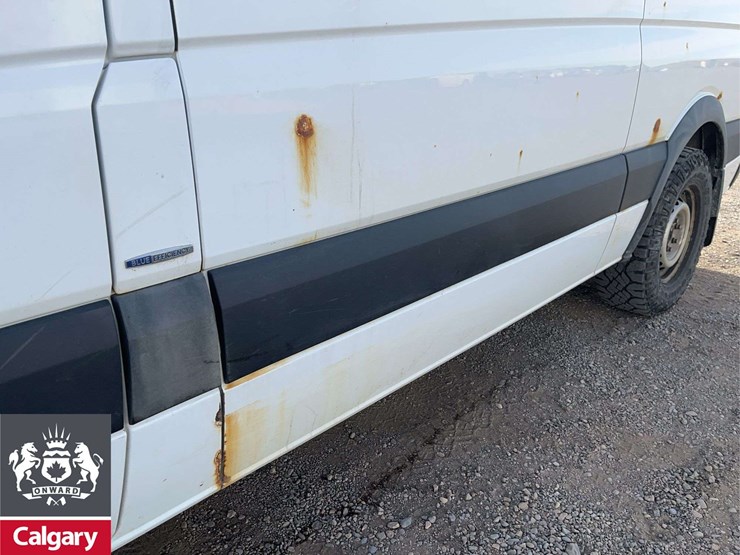 2016-mercedes-benz-sprinter-3500-image-26