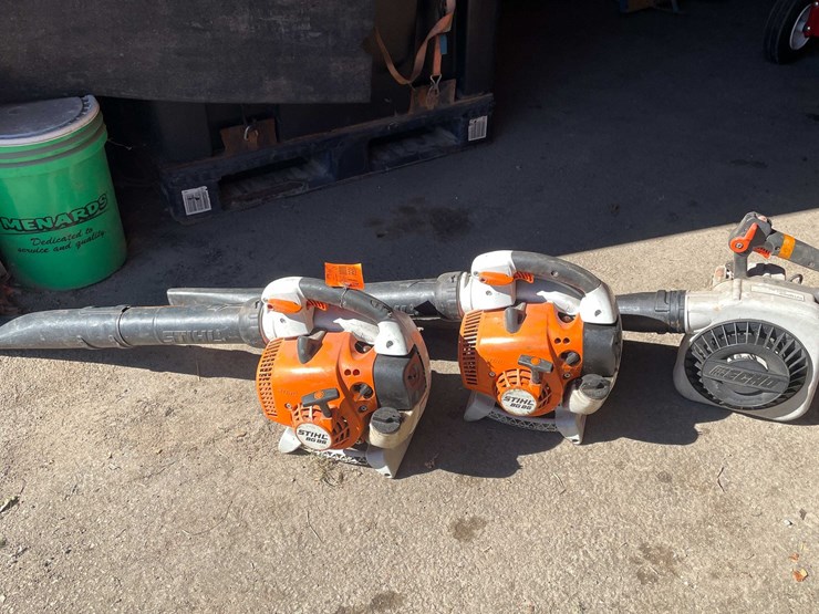 #1856-•-(3)-gas-powered-leaf-blowers-image-1