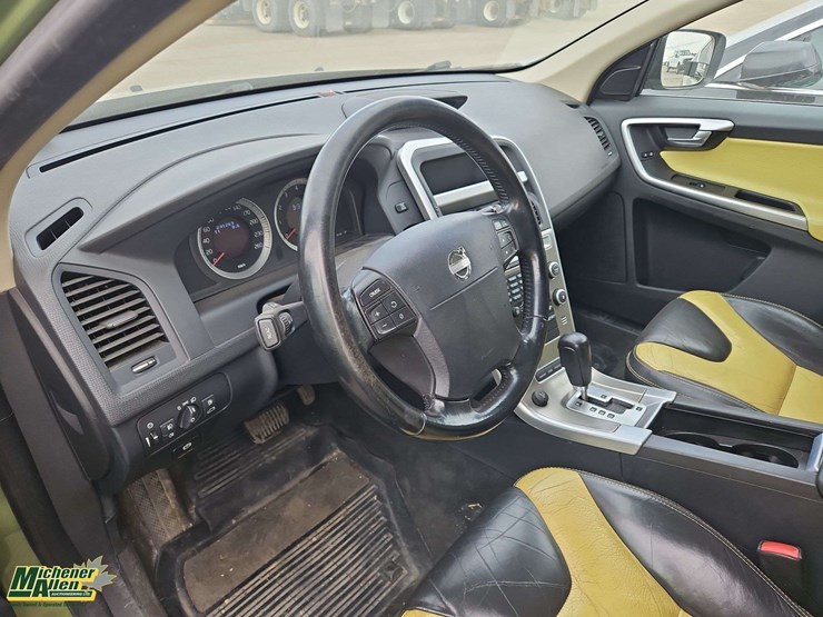 2010-volvo-xc60-image-33