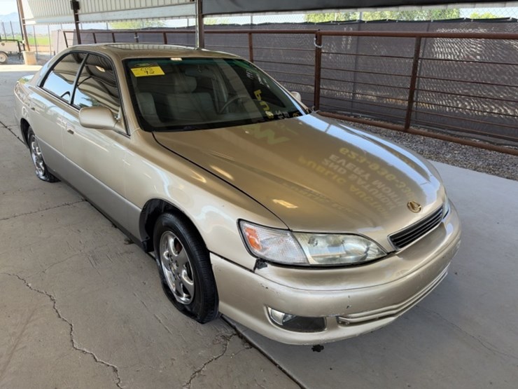 1997-lexus-es300-sdn-image-2