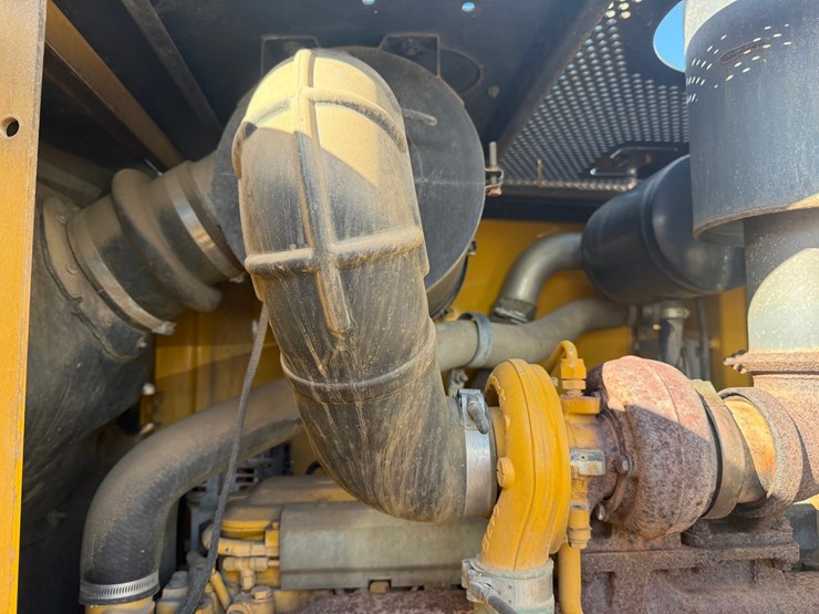 deere-672d-image-104