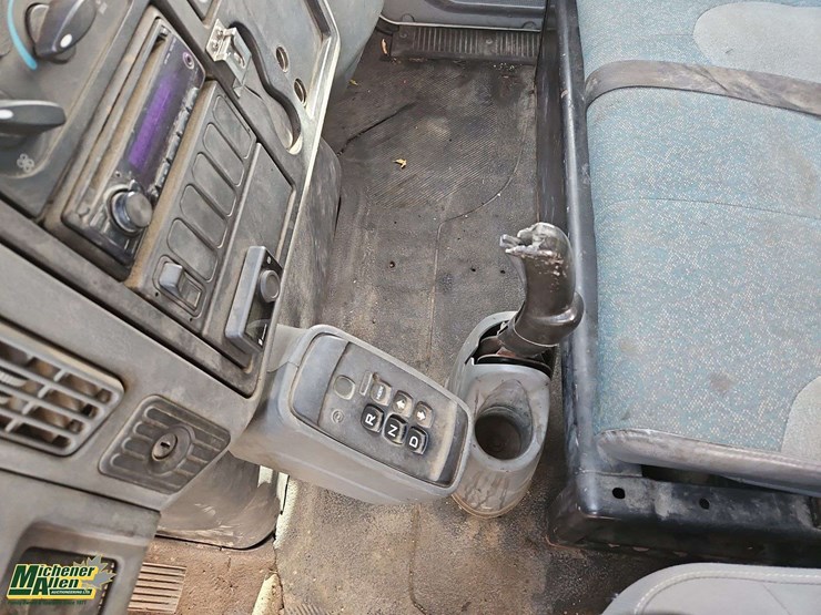 2005-international-durastar-4300-image-27