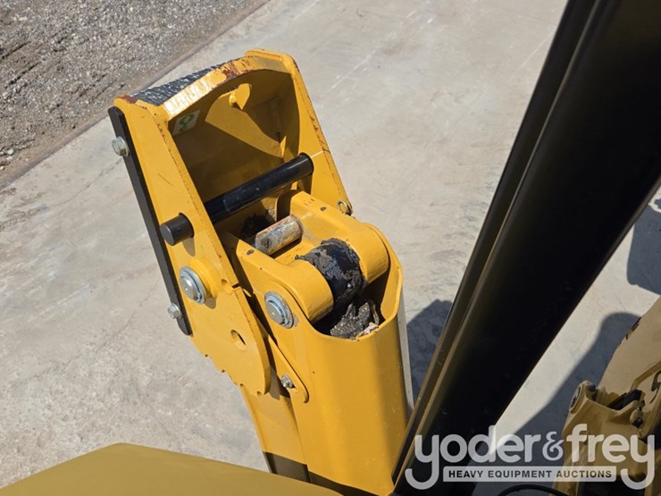 2023-caterpillar-416-image-60