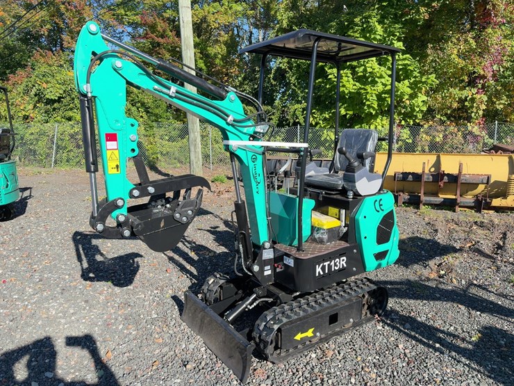cfg-industrial-kt13r-mini-excavator-image-1