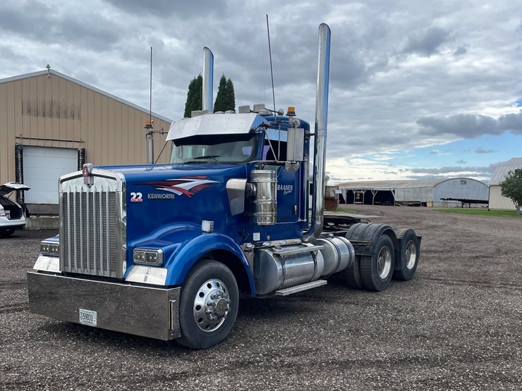 2007-kenworth-w900-image-1