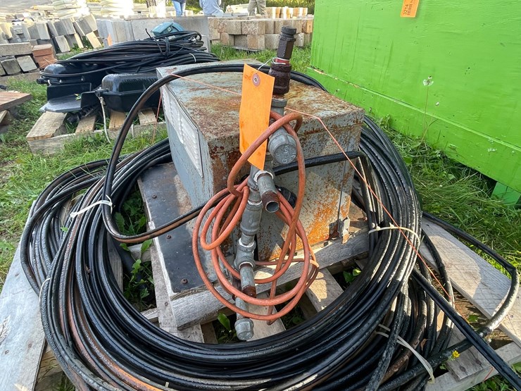 #3213-•-caged-electric-motor-with-pump-and-hose-image-5