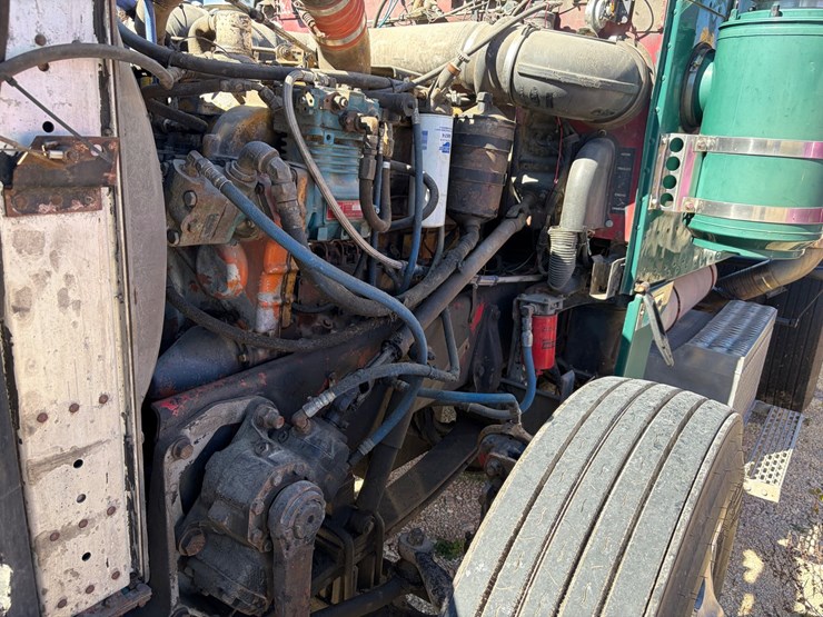 1993-peterbilt-379-image-17