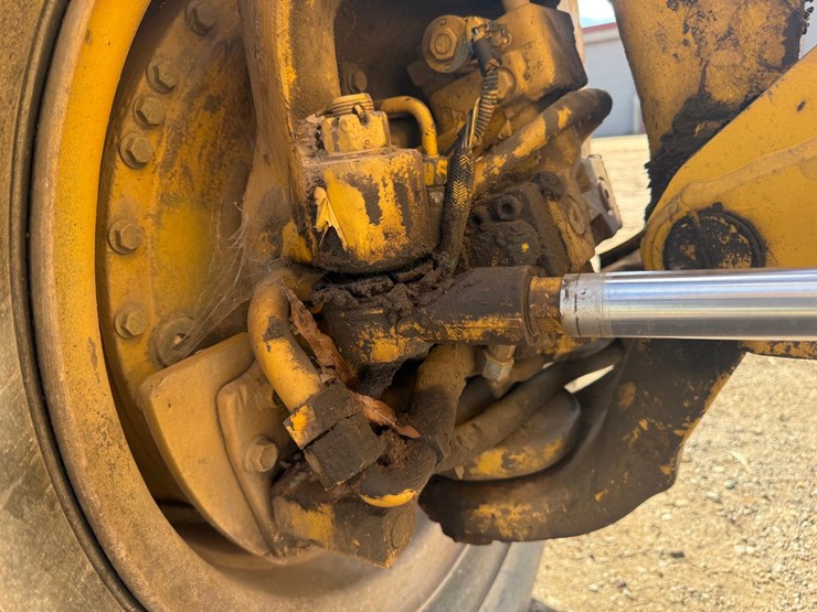 deere-672d-image-14
