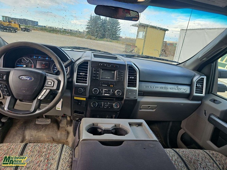 2017-ford-f550-image-17