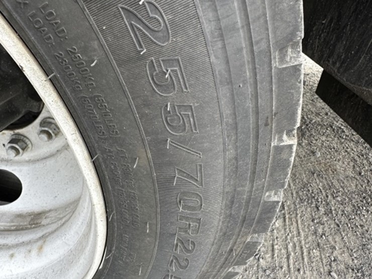 2005-ford-f650-image-11