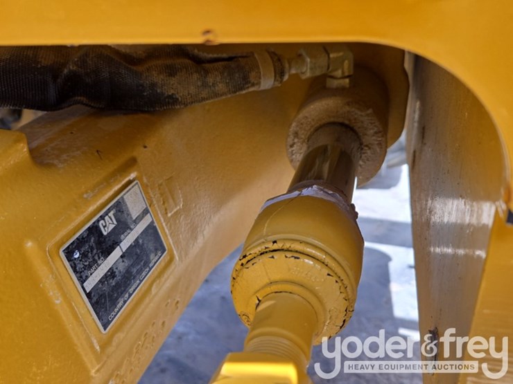 2023-caterpillar-416-image-27