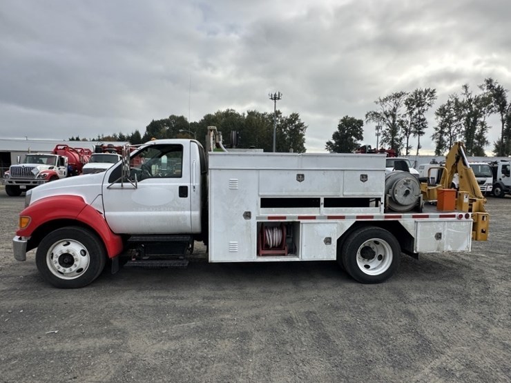 2005-ford-f650-image-2