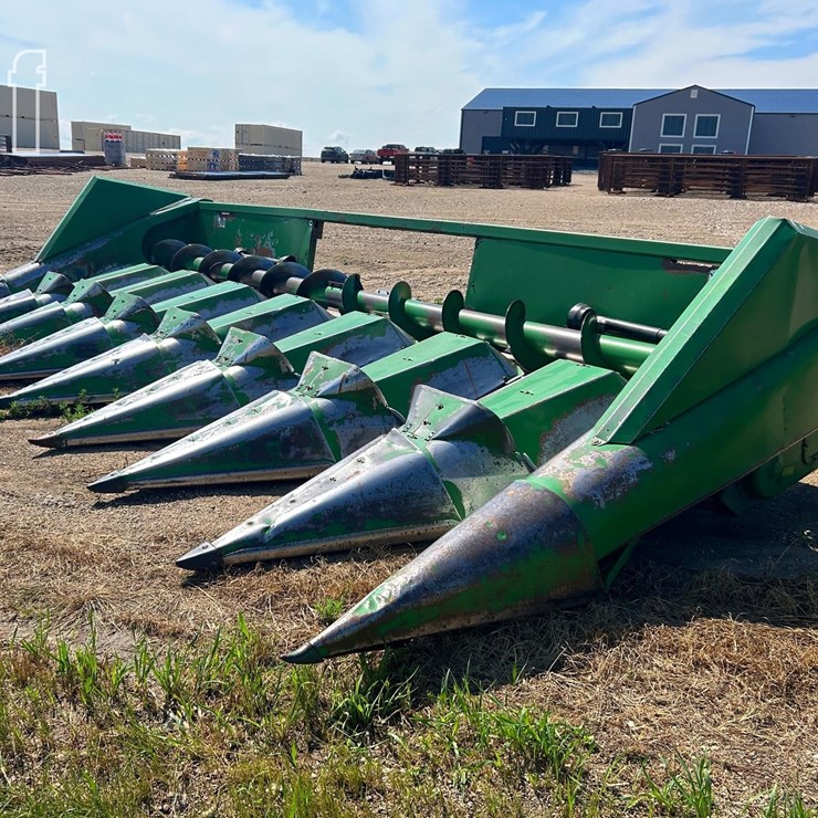 JOHN DEERE 843